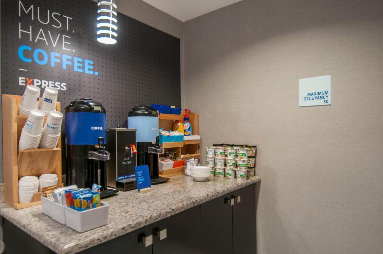 Holiday Inn Express & Suites Jackson Downtown - Coliseum By Ihg Bagian luar foto