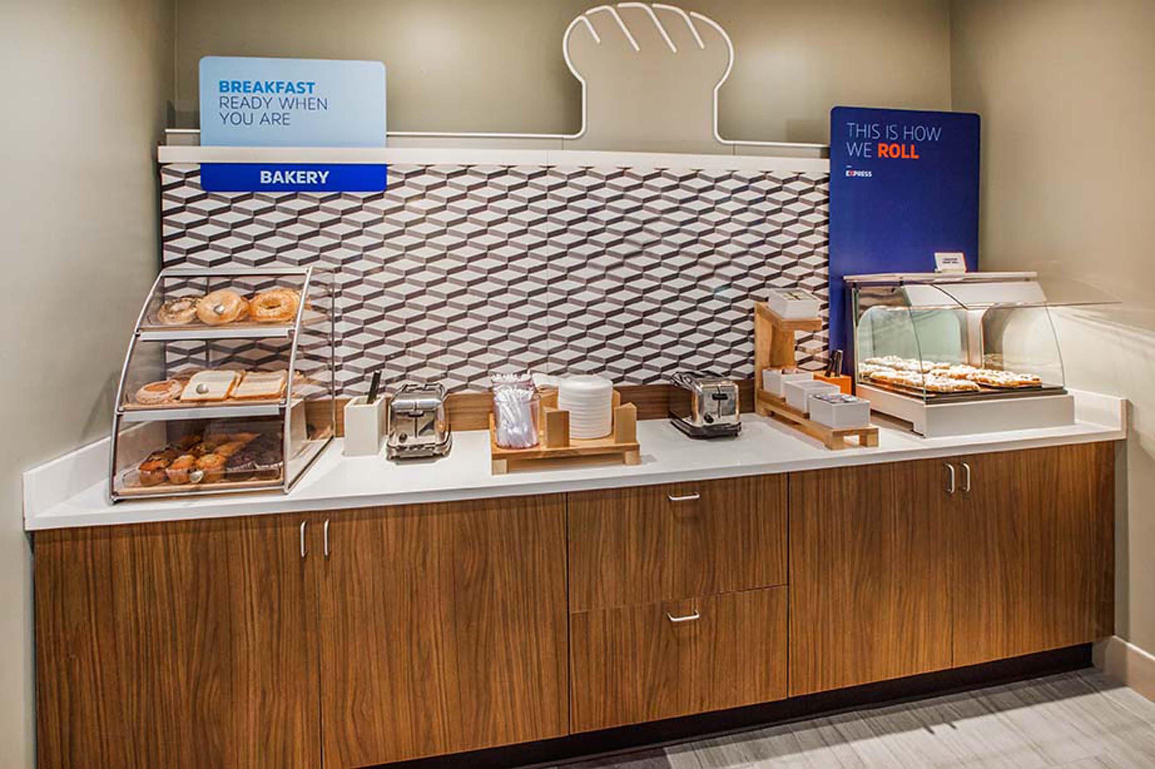 Holiday Inn Express & Suites Jackson Downtown - Coliseum By Ihg Bagian luar foto