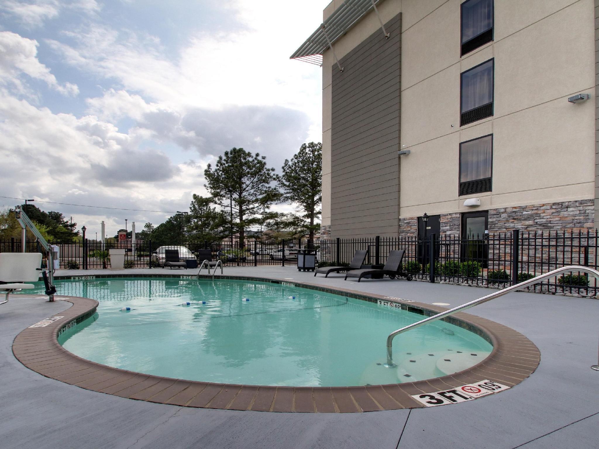 Holiday Inn Express & Suites Jackson Downtown - Coliseum By Ihg Bagian luar foto